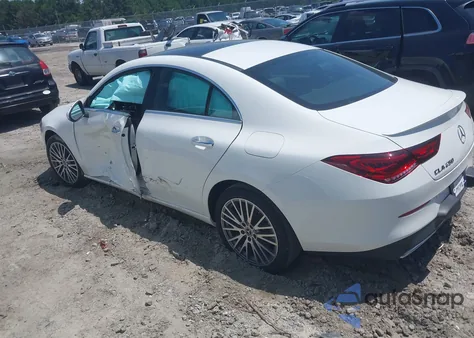 2022 Mercedes-Benz Cla 250 Coupe 4Matic z USA, uszkodzony, nr VIN W1K5J4HBXNN321110